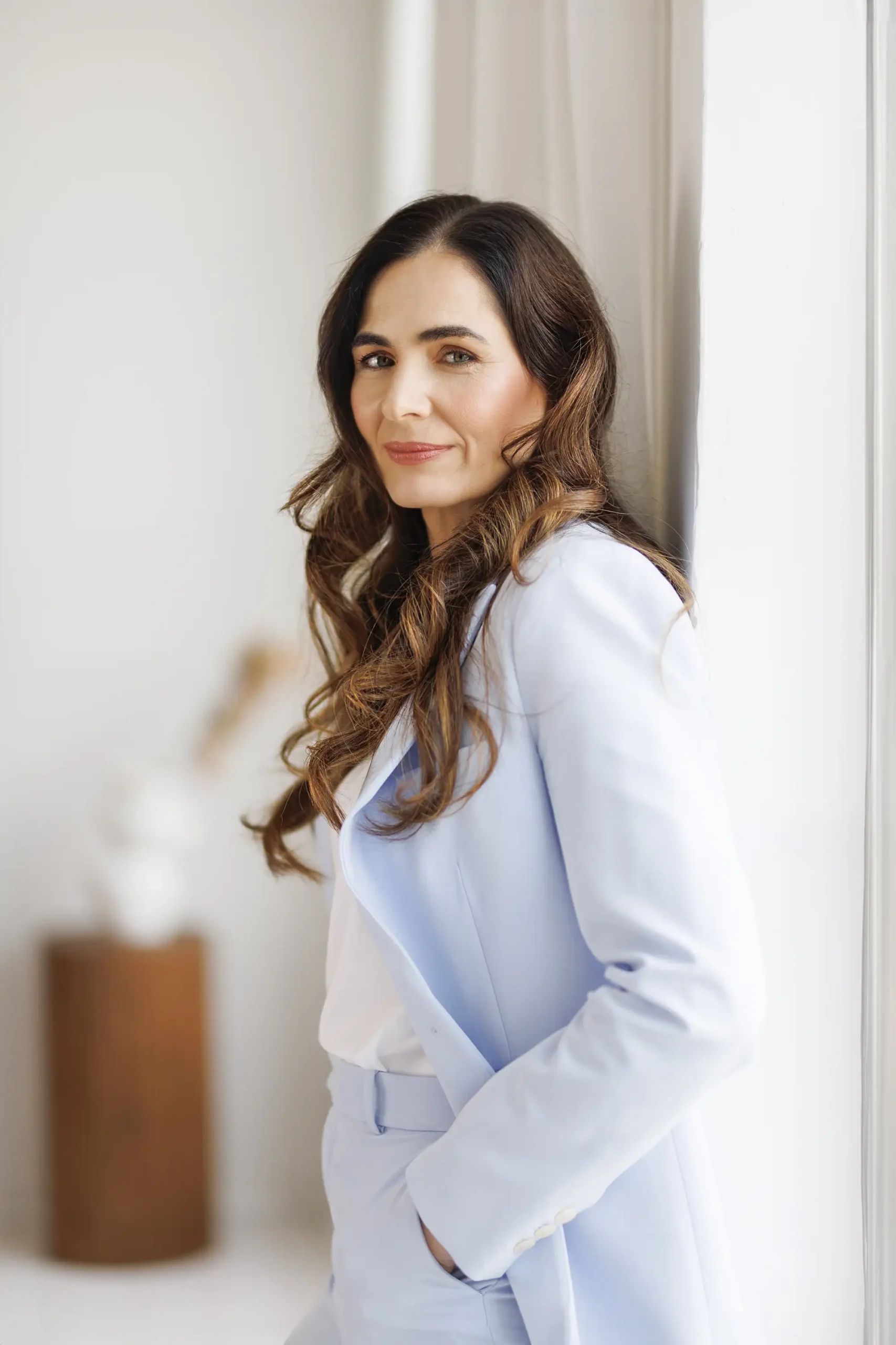 Üzleti portré fotózás Budapesten letisztult, prémium stílusban